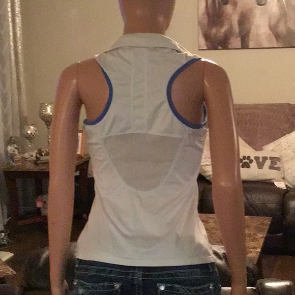 Nike - Picture 2 of 3